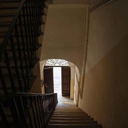 B&B Longobardi ตรานิ ภายนอก รูปภาพ