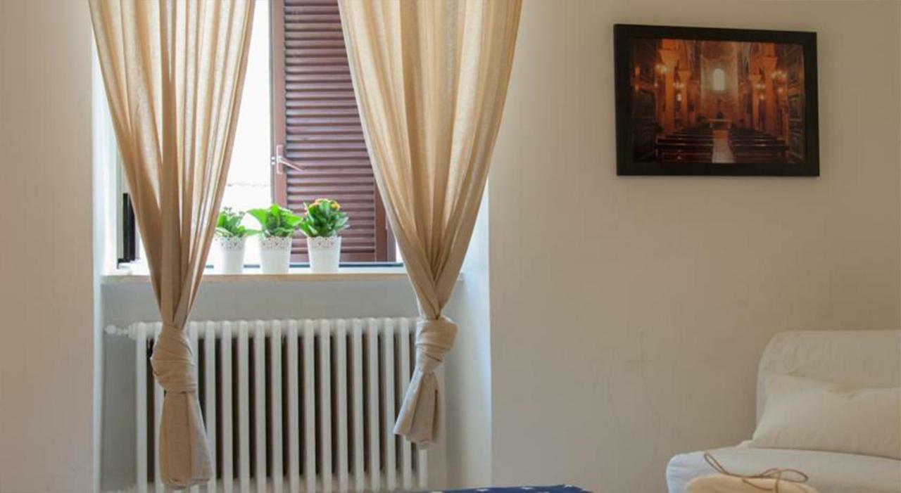 B&B Longobardi ตรานิ ภายนอก รูปภาพ